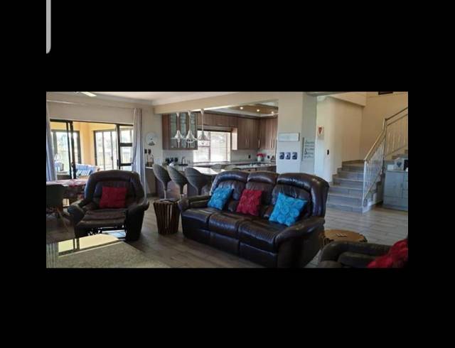 3 BEDROOM HOUSE FOR SALE IN HERON BANKS GOLF ESTATE